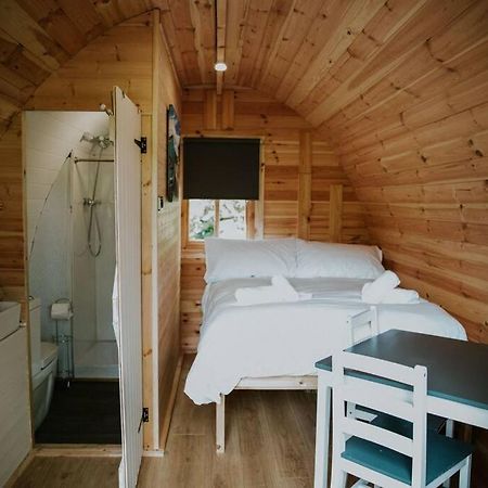 Ash Winter Retreat- Hot Tub & Log Bruner バーマス エクステリア 写真