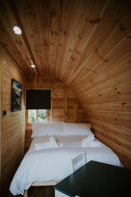 Ash Winter Retreat- Hot Tub & Log Bruner バーマス エクステリア 写真