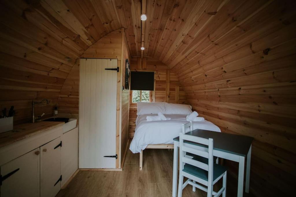 Ash Winter Retreat- Hot Tub & Log Bruner バーマス エクステリア 写真