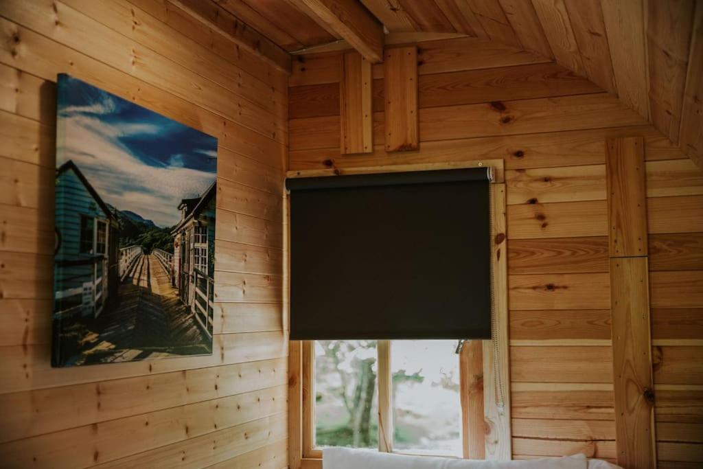 Ash Winter Retreat- Hot Tub & Log Bruner バーマス エクステリア 写真