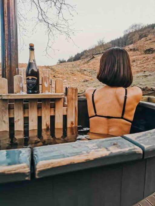 Ash Winter Retreat- Hot Tub & Log Bruner バーマス エクステリア 写真